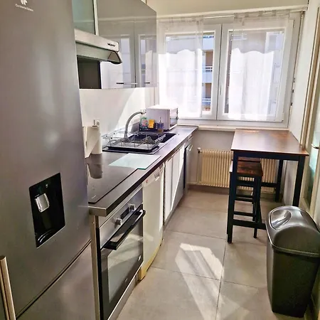 Apartmán Avec Cuisine Separee Proche De La Gare Annemasse